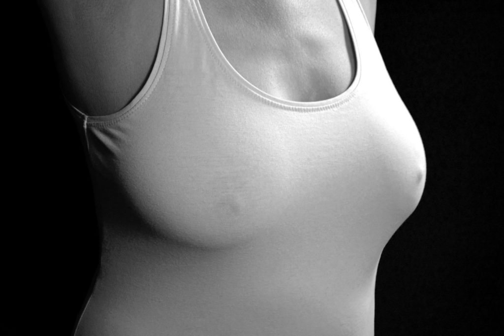 Dans quel délai pouvez-vous réviser le résultat de votre augmentation mammaire ?