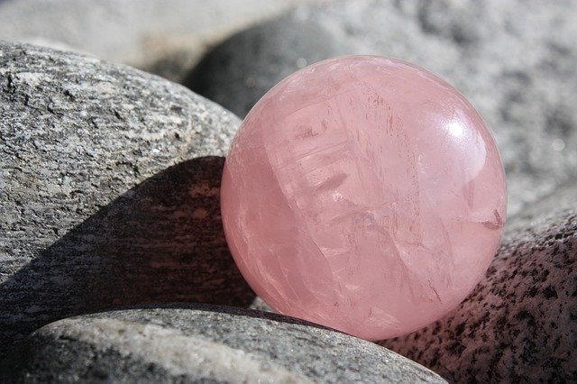 Les bracelets en pierre de quartz rose