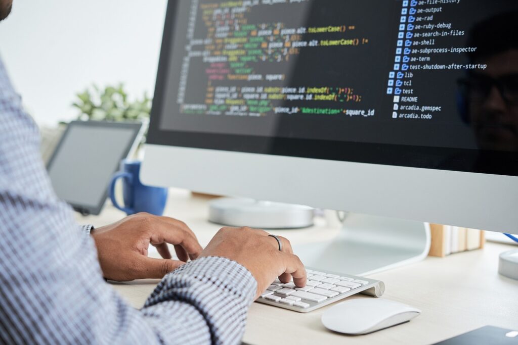 Comment les développeurs contribuent à l’innovation technologique ?